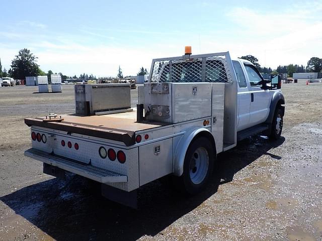 Image of Ford F-550 equipment image 3