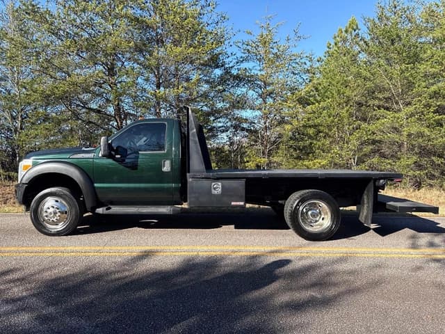 Image of Ford F-550 equipment image 1