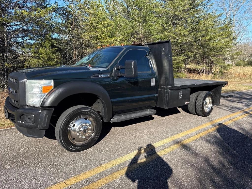 2012 Ford F-550 Equipment Image0