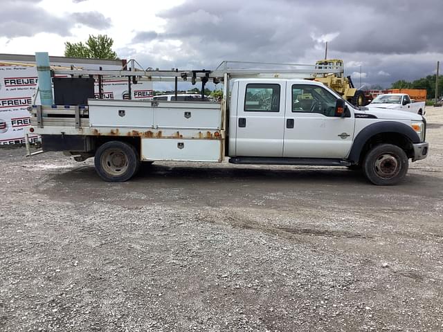 Image of Ford F-550 equipment image 3