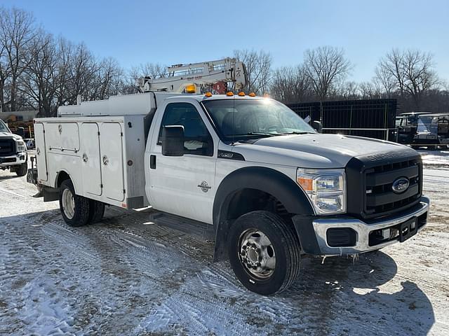 Image of Ford F-550 equipment image 2