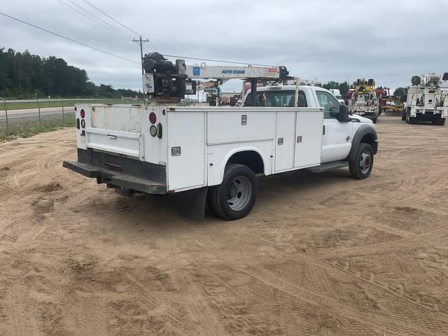 Image of Ford F-550 equipment image 4