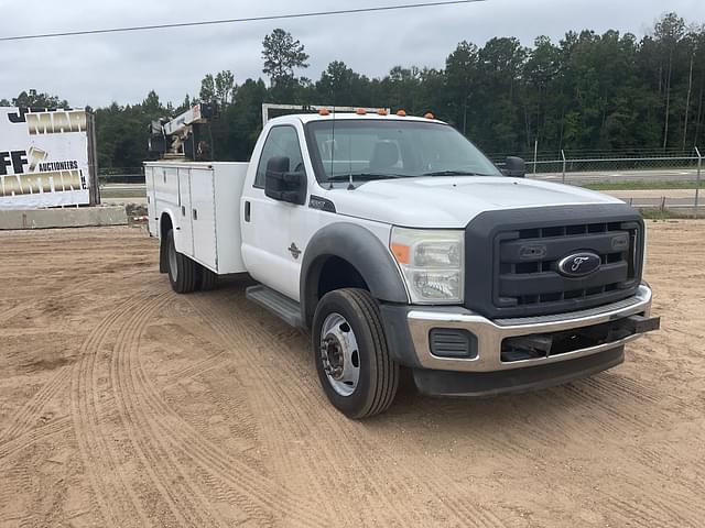 Image of Ford F-550 equipment image 2