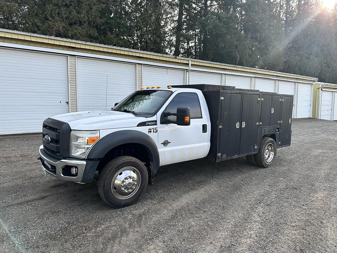 Image of Ford F-550 Primary image