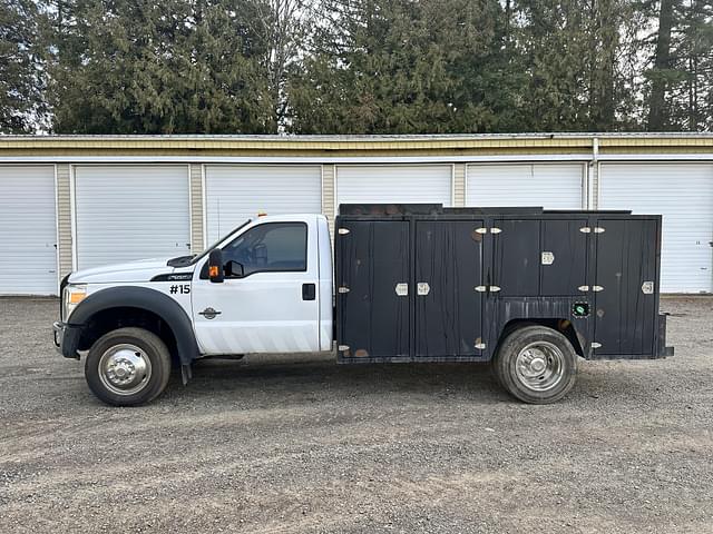 Image of Ford F-550 equipment image 2