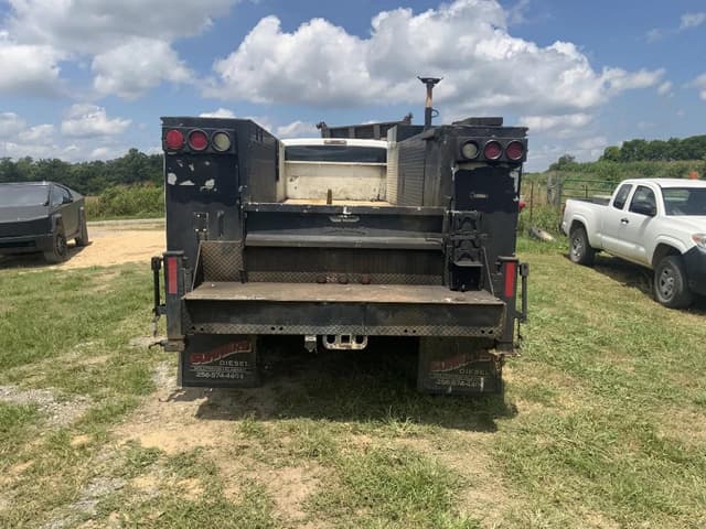 Image of Ford F-550 equipment image 3