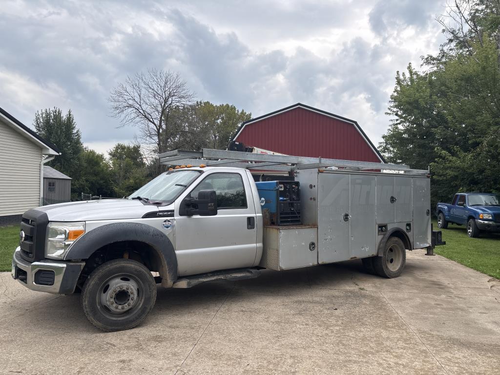 Image of Ford F-550 Primary image