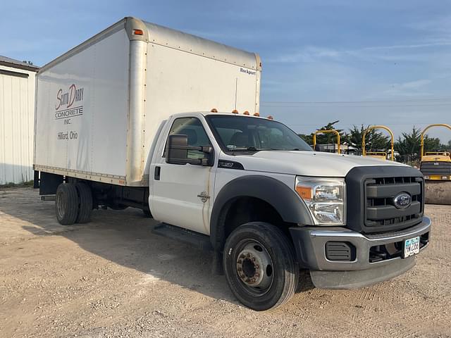 Image of Ford F-550 equipment image 2