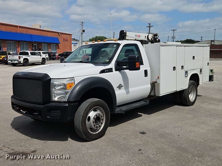 2012 Ford F-550 Equipment Image0