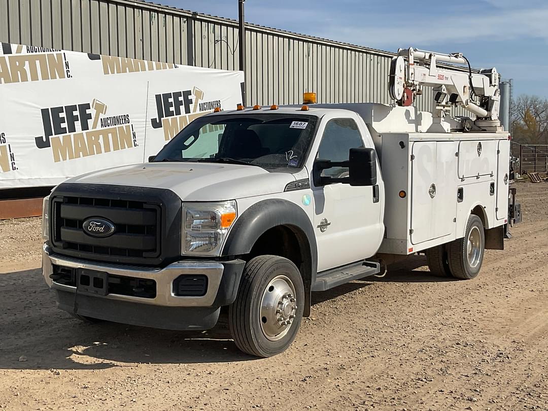 Image of Ford F-550 Primary image