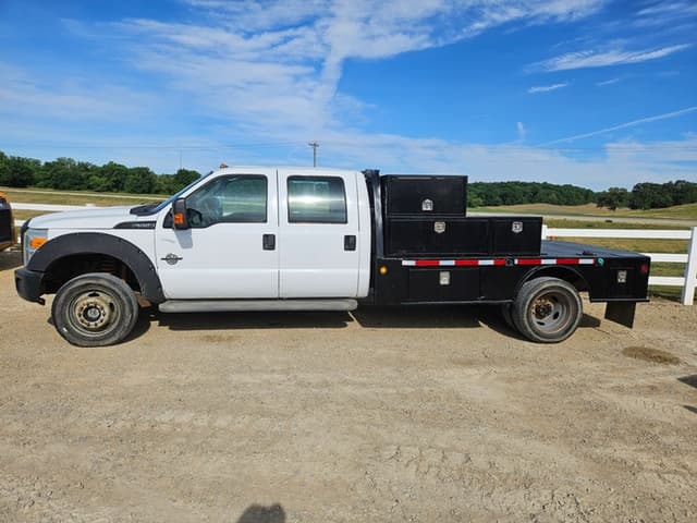 Image of Ford F-550 equipment image 1
