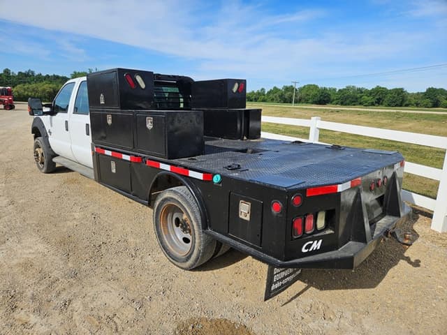 Image of Ford F-550 equipment image 2