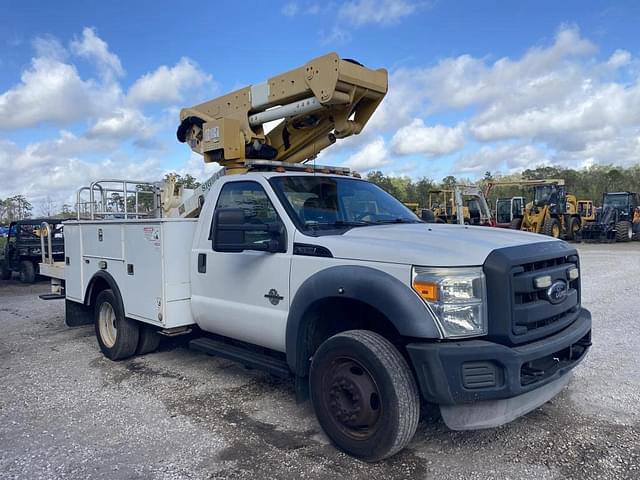 Image of Ford F-550 equipment image 4