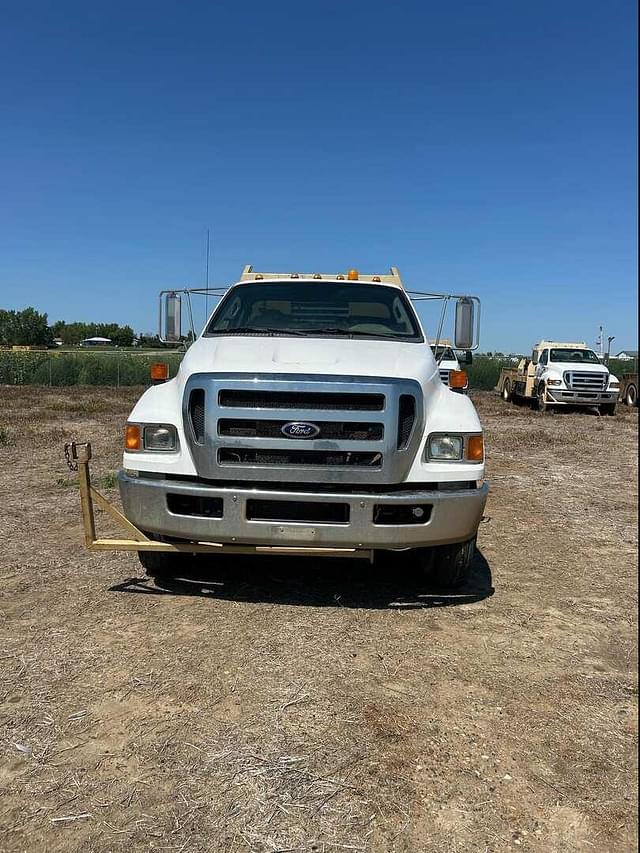 Image of Ford F-650 equipment image 3