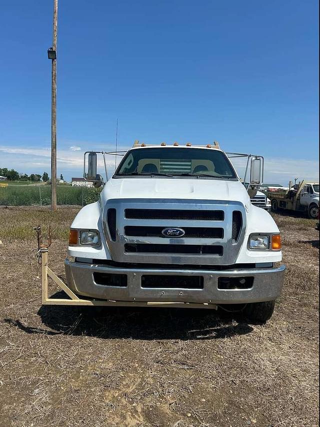 Image of Ford F-650 equipment image 2
