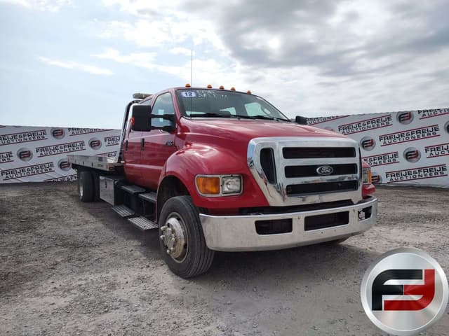 Image of Ford F-750 equipment image 2