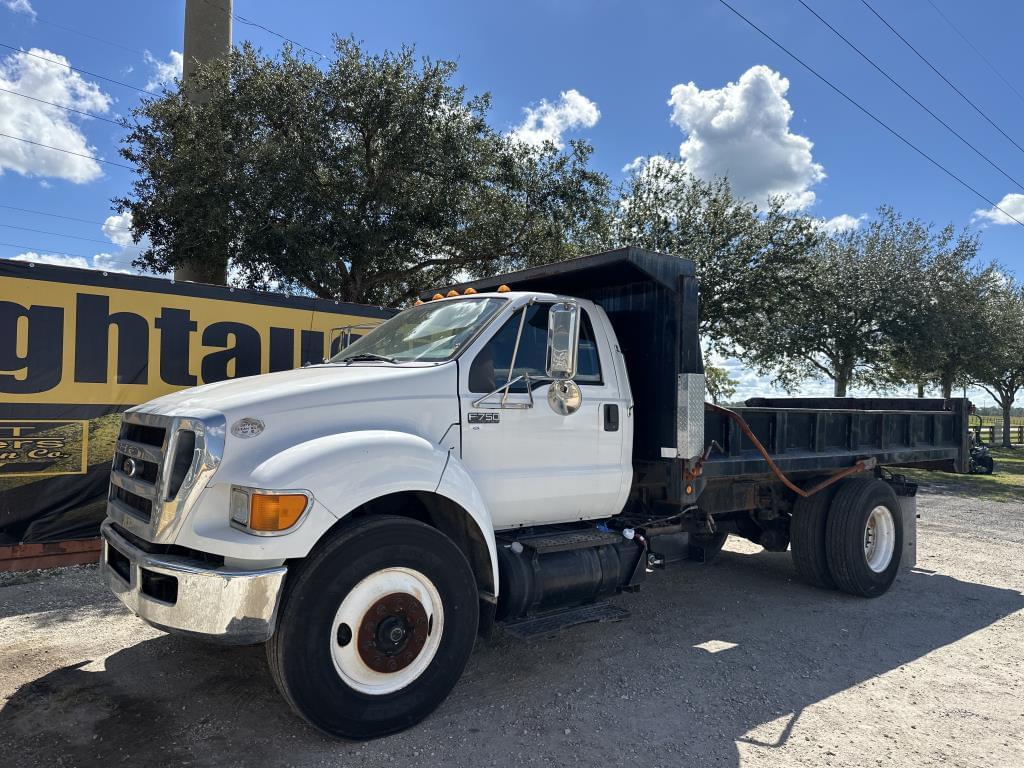 Image of Ford F-750 Primary image
