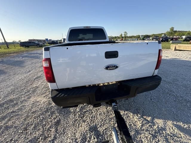 Image of Ford F-250 equipment image 3