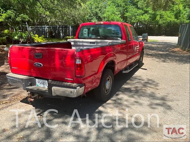 Image of Ford F-250 equipment image 4