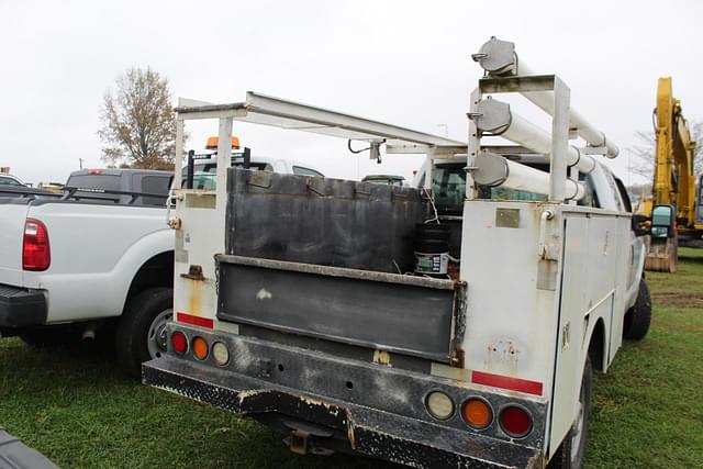 Image of Ford F-250 equipment image 2