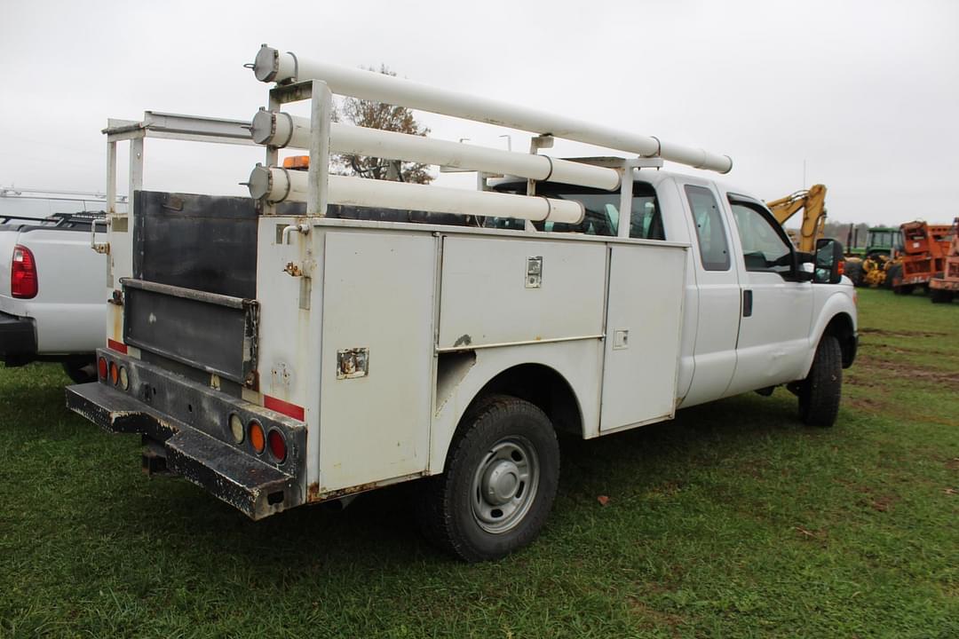 Image of Ford F-250 Primary image