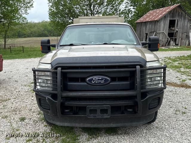 Image of Ford F-250 equipment image 1