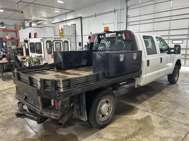 Image of Ford F-250 equipment image 3