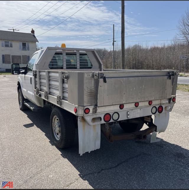 Image of Ford F-250 equipment image 2