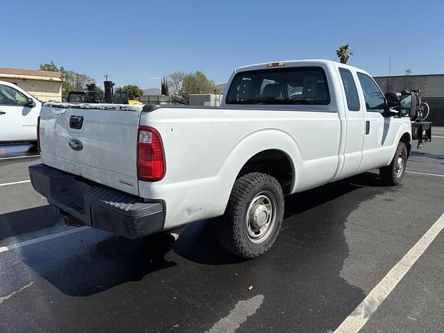 Image of Ford F-250 equipment image 2