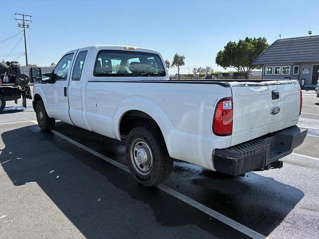 Image of Ford F-250 equipment image 3
