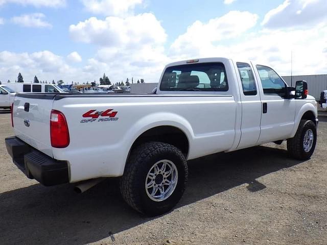 Image of Ford F-250 equipment image 2