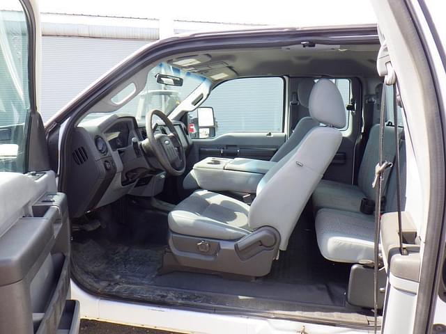 Image of Ford F-250 equipment image 4
