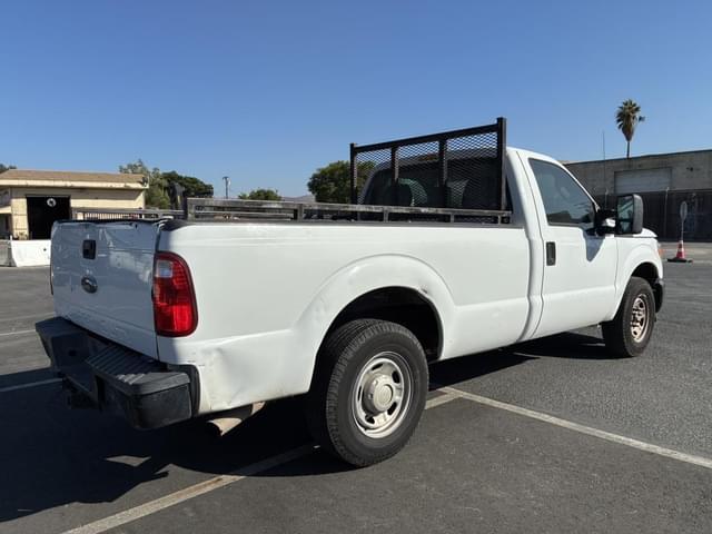 Image of Ford F-250 equipment image 2