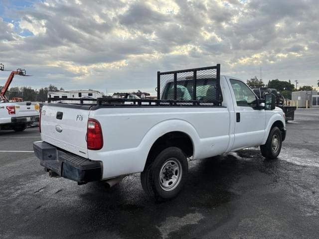 Image of Ford F-250 equipment image 2