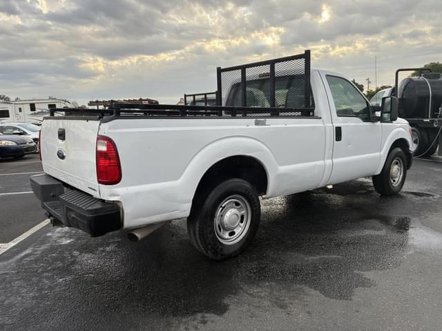 Image of Ford F-250 equipment image 2