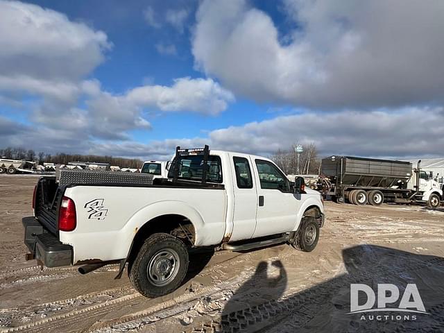 Image of Ford F-250 equipment image 2