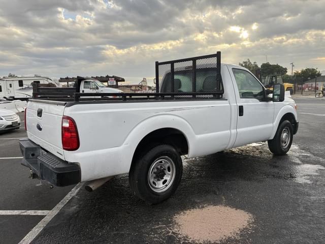 Image of Ford F-250 equipment image 2