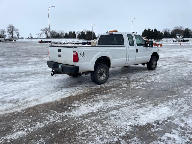 Image of Ford F-250 equipment image 4