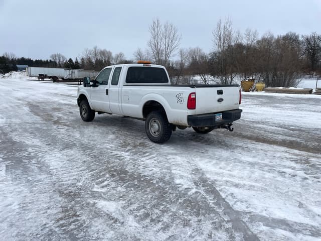 Image of Ford F-250 equipment image 2