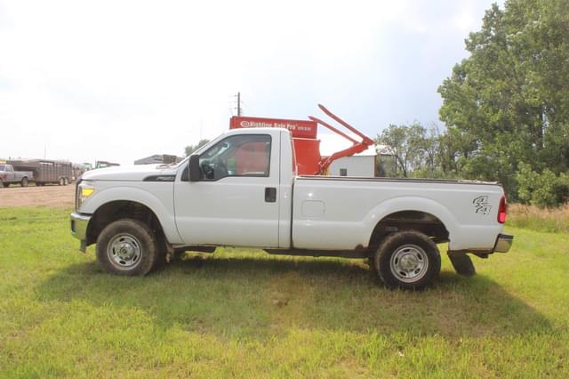 Image of Ford F-250 equipment image 2