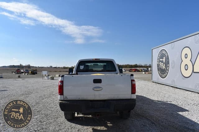 Image of Ford F-250 equipment image 3