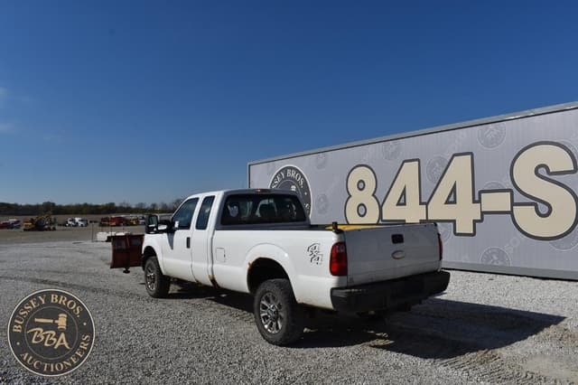 Image of Ford F-250 equipment image 2