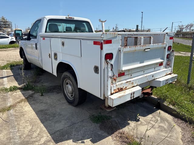 Image of Ford F-250 equipment image 4