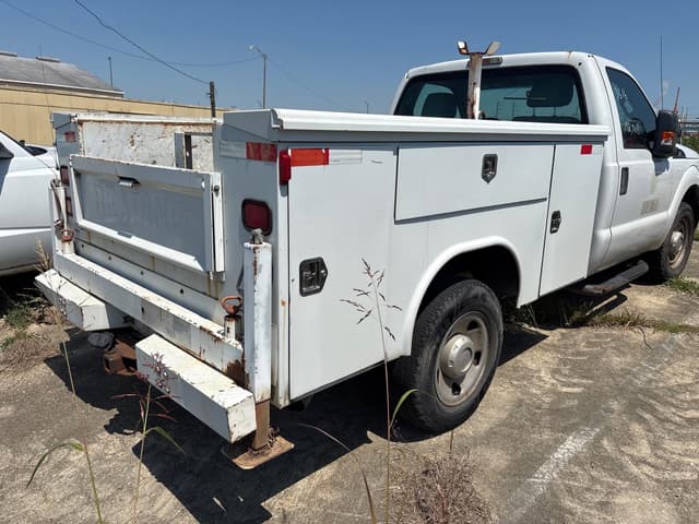 Image of Ford F-250 equipment image 4