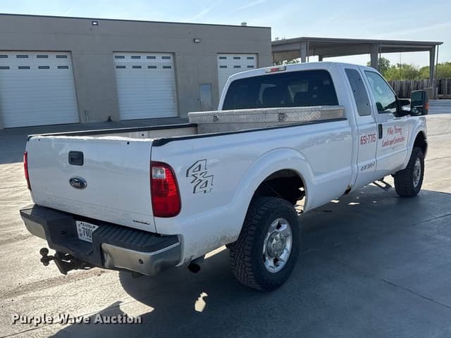 Image of Ford F-250 equipment image 4