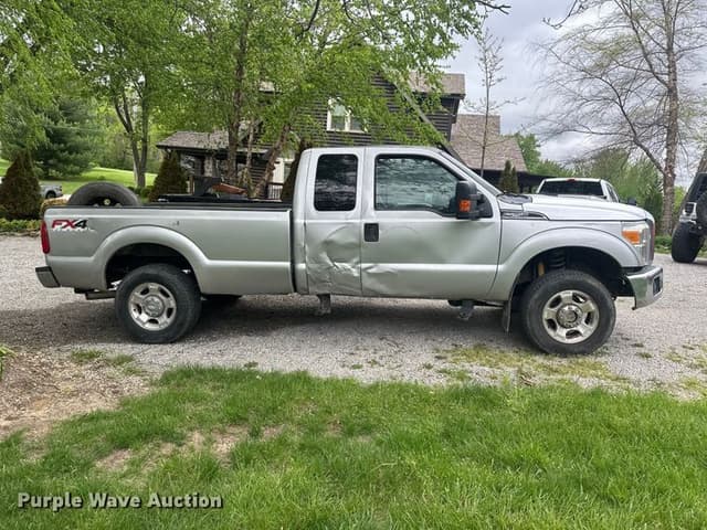 Image of Ford F-250 equipment image 3