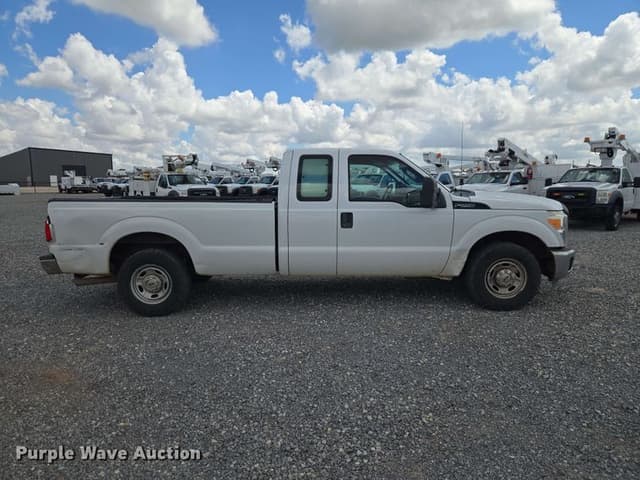 Image of Ford F-250 equipment image 3