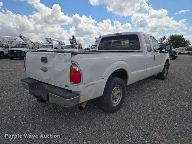 Image of Ford F-250 equipment image 4