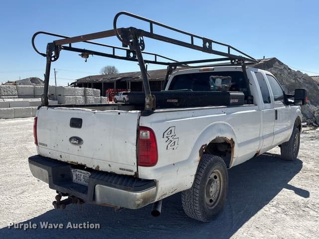 Image of Ford F-250 equipment image 4