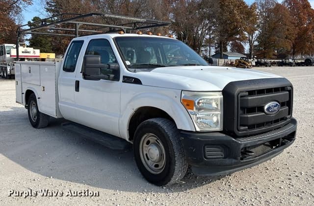 Image of Ford F-250 equipment image 2